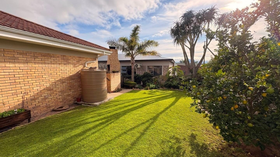 3 Bedroom Property for Sale in Fraaiuitsig Western Cape